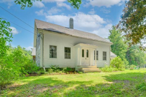 Vintage Milbridge Vacation Rental about 6 Mi to Ocean!